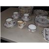 Image 3 : 74 PIECES 'PETIT POINT' ROYAL ALBERT CHINA