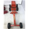 Image 6 : (2) TOY COMBINES MF AND FIATGRI DAMAGED + 1 STRUCTOR GRADER