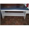 Image 1 : EXAM TABLE