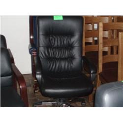 EXECUTIVE CHAIR
