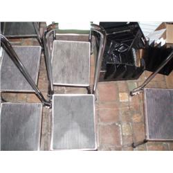 SINGLE STEP STOOL WITH HANDLE