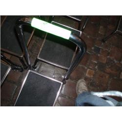 SINGLE STEP STOOL WITH HANDLE