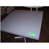 Image 1 : SQUARE TABLE