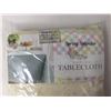 Image 2 : Spring Splendor Damask Tablecloth (60in x 120in)