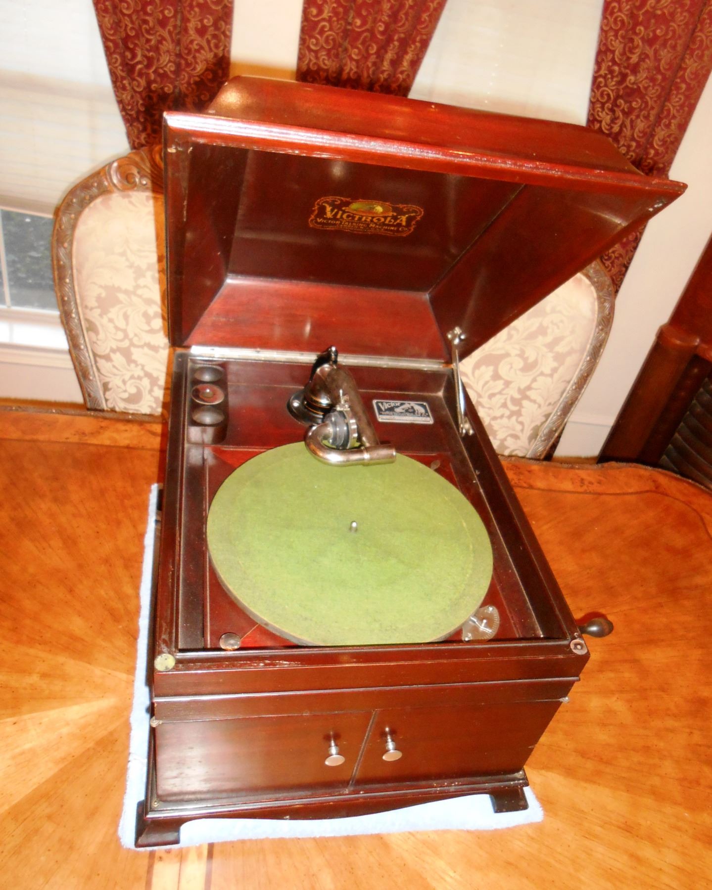 Phonograph Phonograph