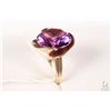 Image 2 : 10kt yellow gold flower motif ring set with large amethyst gemstone