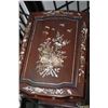Image 3 : Pair of heavily inlaid rosewood Oriental side chairs plus an inlaid two tier side table
