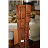 Image 2 : Hand carved wooden totem motif table lamp