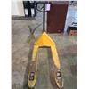 Image 2 : MANUAL PALLET JACK