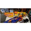Image 2 : Tripod and 3 nerf guns