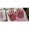 Image 8 : 7 PAIRS OF NEW SILICONE DISHWASHING GLOVES WITH BUILT IN BRISTLES RETAIL $17.99 EACH
