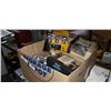 Image 1 : BOX OF DOORLEVER SETS