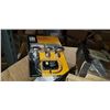Image 2 : BOX OF DOORLEVER SETS