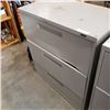 Image 1 : GLOBAL 3 DRAWER LATERAL FILING CABINET