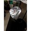 Image 2 : GOLF BAG WITH CLUBS, TAYLOR MADE RBZ DRIVER AND PING G20 DRIVER