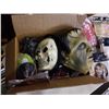 Image 2 : BOX OF HALLOWEEN MASKS AND WIGS