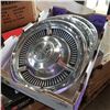 Image 1 : 4 retro corvette hubcaps