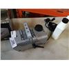 Image 2 : 2 fog machines with fog juice