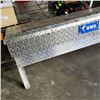 Image 2 : Checker plate truck box