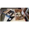 Image 1 : 2 boxes of vintage mantle clocks