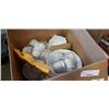 Image 1 : 36 Pieces of somerset china