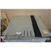 Image 2 : VINTAGE HUDSONS BAY 3 1/2 POINT BLANKET