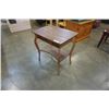 Image 2 : ANTIQUE OAK 1 DRAWER STAND