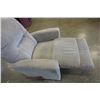 Image 8 : LAZYBOY UPHOLSTERED RECLINER