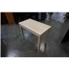 Image 1 : MAPLE DRAW LEAF TABLE