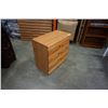 Image 2 : OAK 3 DRAWER DRESSER