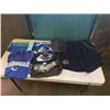 Image 1 : LOT OF VANCOUVER CANUCKS CLOTHING