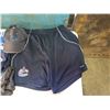 Image 2 : LOT OF VANCOUVER CANUCKS CLOTHING