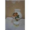 Image 2 : VINTAGE COLONIAL LAMP WITH FLUTE AND SHADE