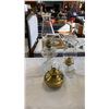 Image 8 : 3 OIL LAMPS AND 2 FLUTES