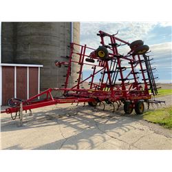 AGCO 35' SUNFLOWER 5035 CULTIVATOR W/ 4 BAR SPIKE HARROW