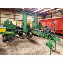 JOHN DEERE 12 ROW 1770 CORN PLANTER