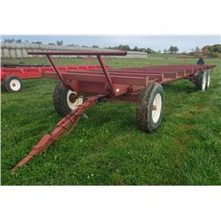 30’ TANDEM HAY WAGON