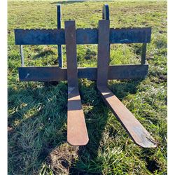 BACKHOE QUICK ATTACH FORKS