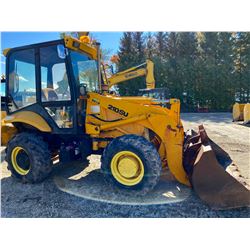 JCB 210 SU WHEEL LOADER W/ 6' BUCKET. 5900 HRS.