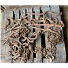 Image 1 : SKID LOT  OF CHAINS & BINDERS