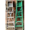 Image 1 : LOT OF 2 WOODEN LADDERS - 6'