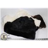 Image 1 : 1 LARGE BLACK RABBIT PELT AND 4 SMALL PELTS
