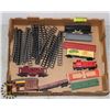 Image 1 : FLAT OF MODEL TRAINS AND TRACK