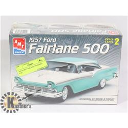 1957 FORD FAIRLANE 500 MODEL CAR