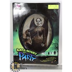 HALLOWEEN BATTERY POWERED LIGHT UP PICTURE