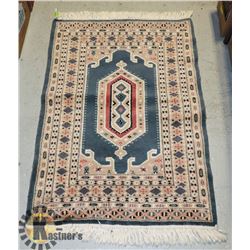 HAND KNOTTED PERSIAN CARPET