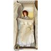 Image 1 : 22" FRANKLIN MINT "      " DOLL