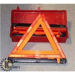 EMERGENCY WARNING TRIANGLE FLARE KIT