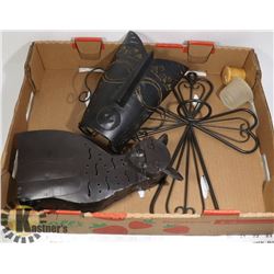 FLAT OF WROUGHT IRON DECOR