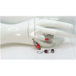 20)  SUITE OF SILVER TONE AND RED